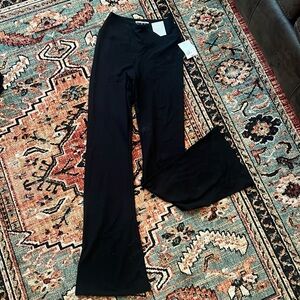 *BRAND NEW* Forever21 high rise, cross front, flare leggings. black, small. NWT